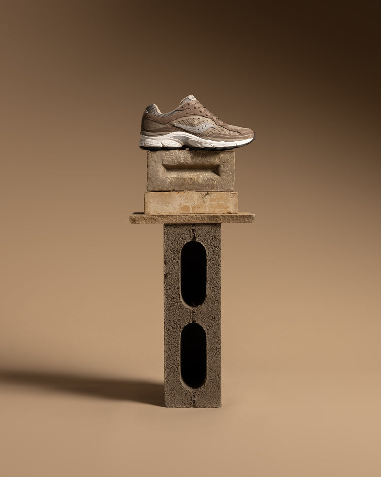 Saucony progrid omni 9 greige (web only)