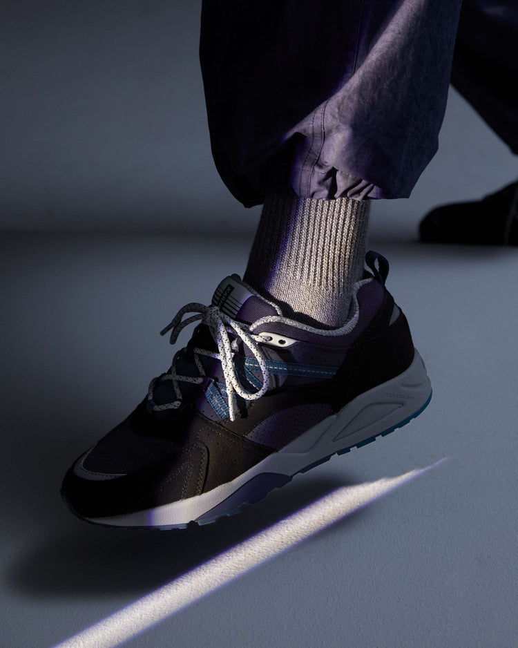 Karhu fusion 2.0 jet black deep lagoon (web only)