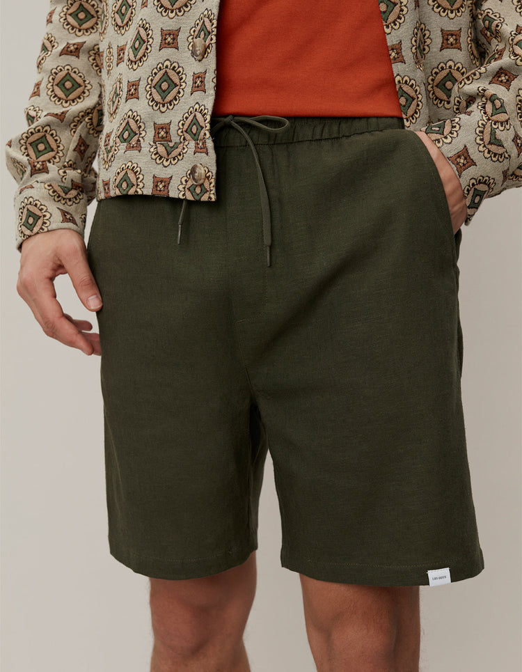 Les deux otto linen shorts forest green