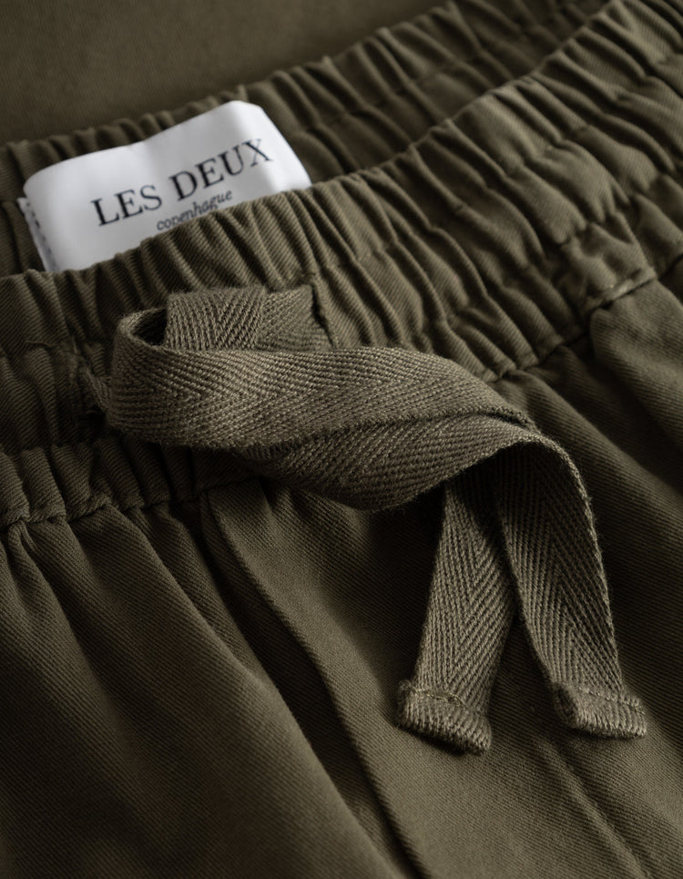 Les deux otto twill shorts olive night