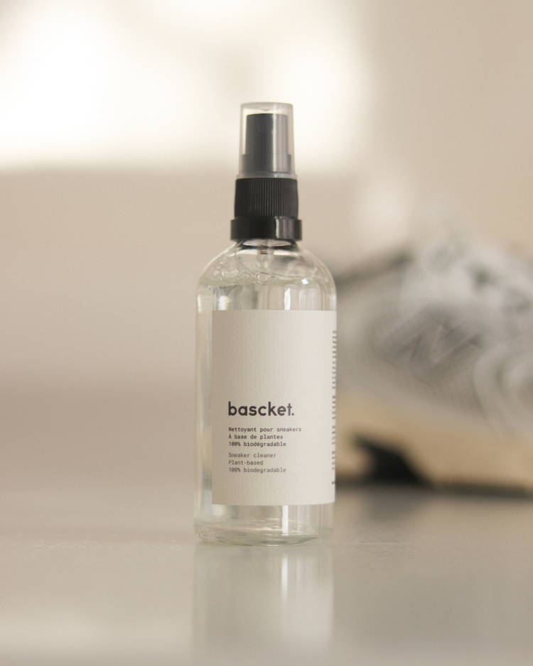 Bascket. sneaker cleaning kit
