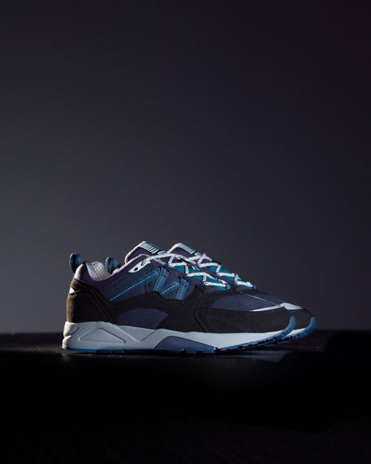 Karhu fusion 2.0 jet black deep lagoon (web only)