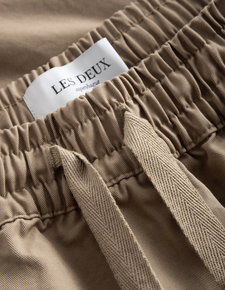 Les deux otto twill shorts desert taupe