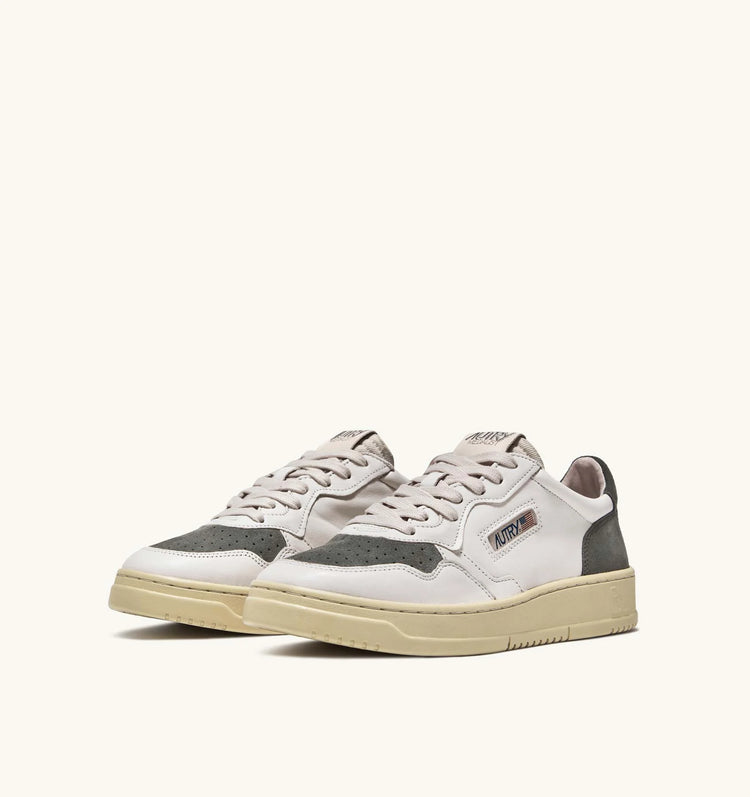 Autry sl05 suede leather white military